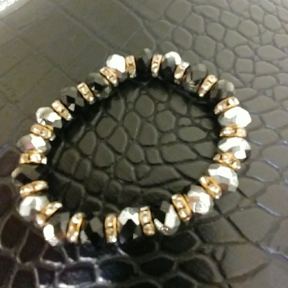 25  Bracelet Bundle - Picture 6 of 9